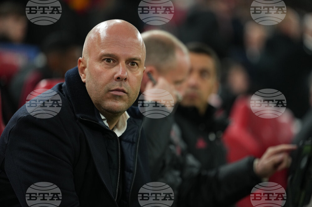 Мениджърът на Ливърпул Арне Слот призна, че настроението на "Анфийлд" е мрачно 