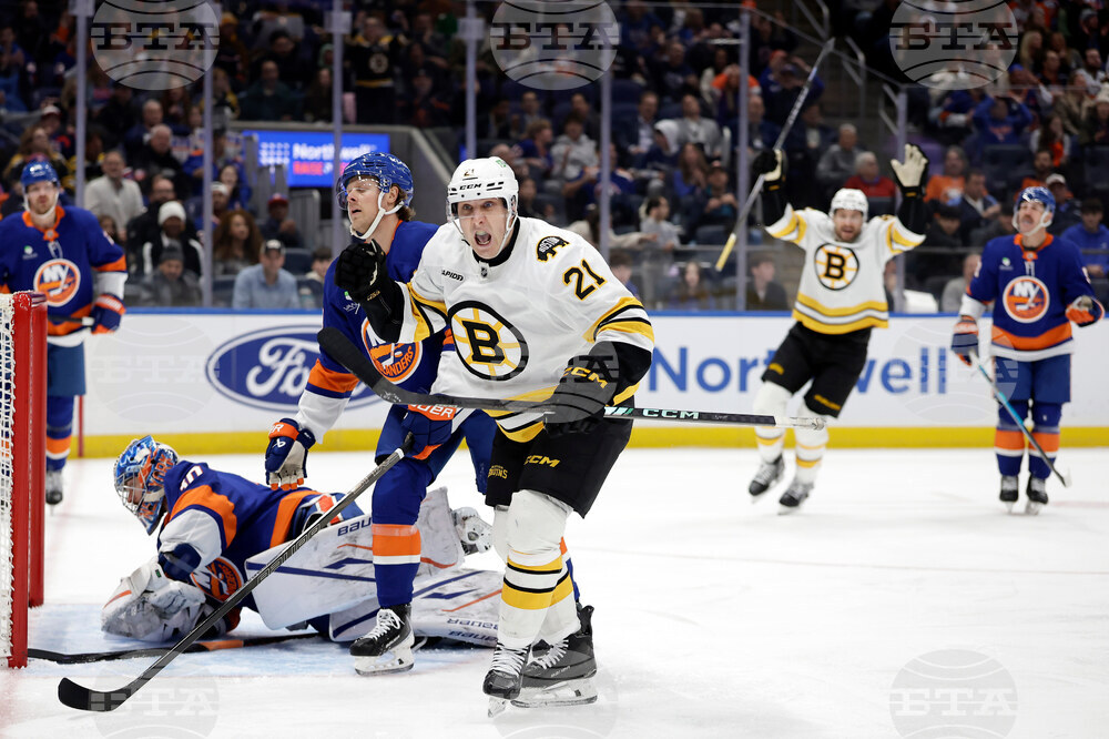 Bruins Islanders Hockey