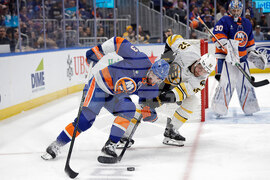 Bruins Islanders Hockey