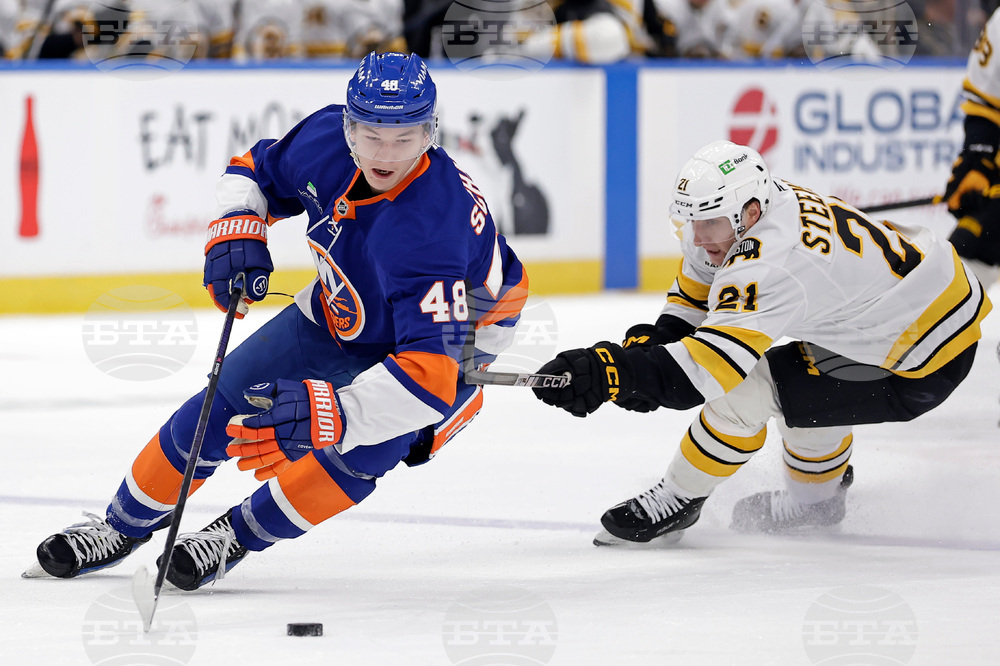 Bruins Islanders Hockey