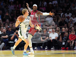 Bucks Heat Basketball