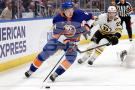 Bruins Islanders Hockey
