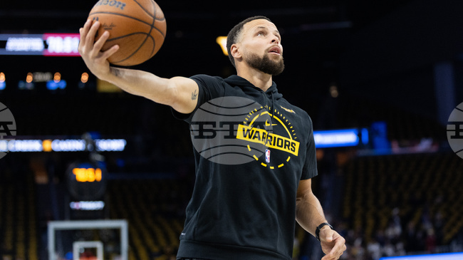 Звездата на Голдън Стейт Уориърс Стеф Къри ще отсъства най-малко седмица заради контузия