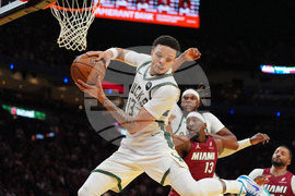 Bucks Heat Basketball