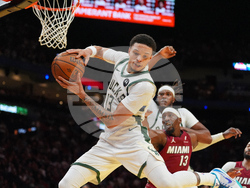 Bucks Heat Basketball