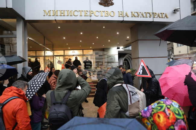 Министерството на културата и независимият културен сектор се договориха медиатори да подпомагат комуникацията с Национален фонд „Култура“