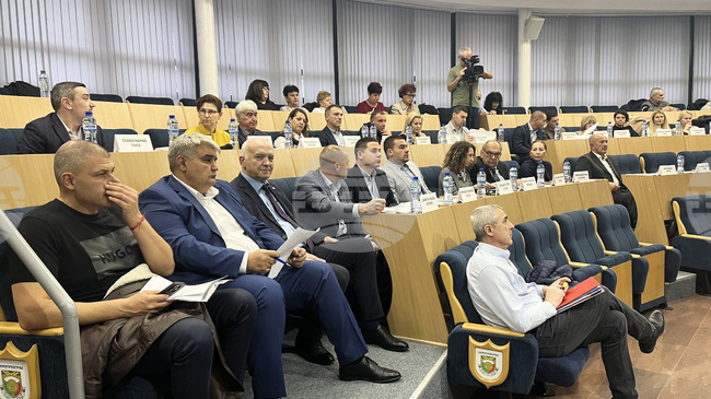 Общинският съвет в Димитровград прие нови цени на административни такси и услуги след едночасов дебат