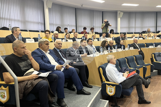 Общинският съвет в Димитровград прие нови цени на административни такси и услуги след едночасов дебат