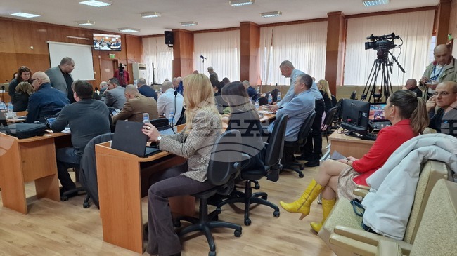 Общинските съветници в Шумен подкрепиха увеличаване на щата в център за подкрепа и докладна записка за проектиране на кръстовища