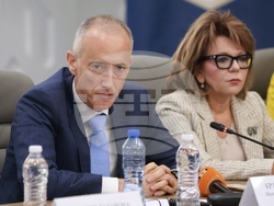 Министерство на образованието и науката (МОН )- структура на училищното образование - дискусия