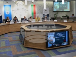 Министерство на образованието и науката (МОН )- структура на училищното образование - дискусия