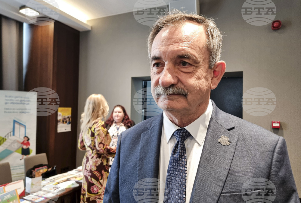 Медицинският университет във Варна обучава студенти в близо 30 професии, каза ректорът му проф. д-р Димитър Райков