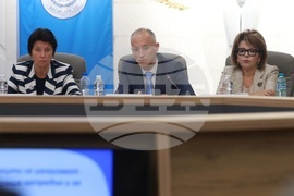 Министерство на образованието и науката (МОН ) - структура на училищното образование - дискусия