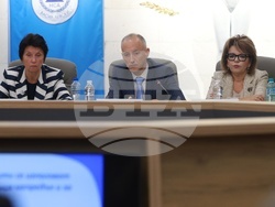 Министерство на образованието и науката (МОН ) - структура на училищното образование - дискусия