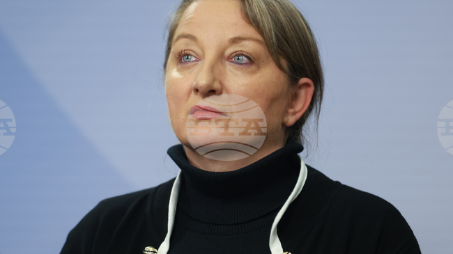 Радев още не дава конкретика за политическия си проект, носи на обществото празни надежди, каза Деница Сачева от ГЕРБ