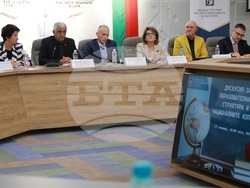 Министерство на образованието и науката (МОН )- структура на училищното образование - дискусия