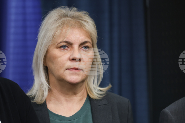 Два месеца преди изборите не е удачно да започнем изборния процес по съвсем различен начин, каза Мая Димитрова от „БСП-Обединена левица“