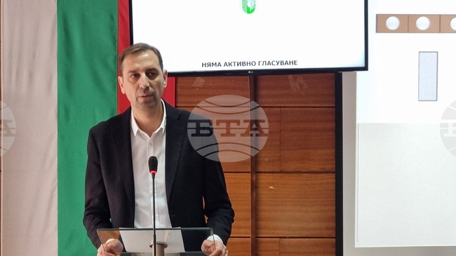 Кметът на Ямбол Валентин Ревански оттегли от дневния ред на сесията точката за промени в местните такси и цени на услугите