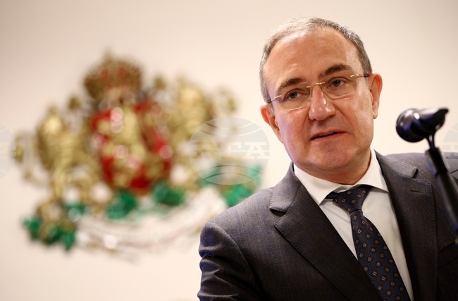 Предложенията на социалното министерство за бюджета са балансирани, финансовото министерство е водещо за вноската във фонд „Пенсии“, каза министър Гуцанов