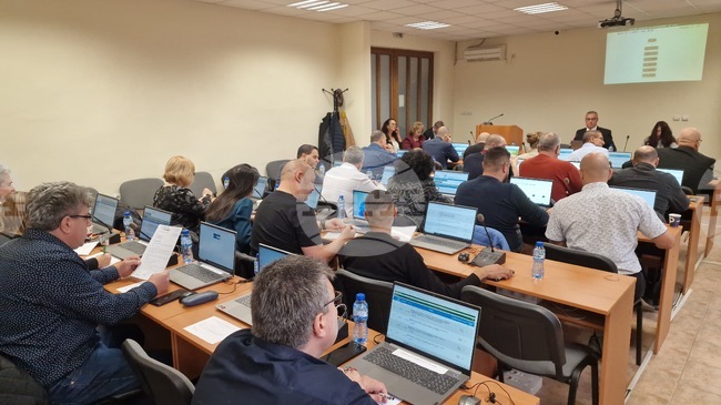 Осигурено е финансиране за подготовка при аварийни дейности през зимата, бе докладвано на заседанието на Общинския съвет в Горна Оряховица