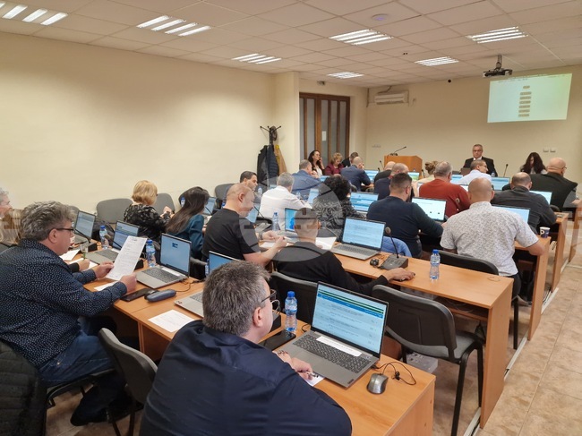 Осигурено е финансиране за подготовка при аварийни дейности през зимата, бе докладвано на заседанието на Общинския съвет в Горна Оряховица