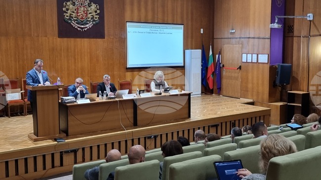 Цената за паркиране във Велико Търново ще нарасне от лев на лев и петдесет с промените в наредбите, гласувани от Общинския съвет