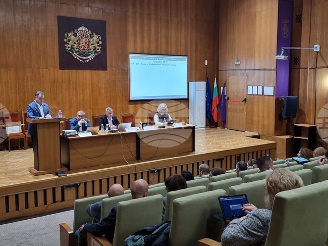 Цената за паркиране във Велико Търново ще нарасне от лев на лев и петдесет с промените в наредбите, гласувани от Общинския съвет