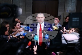 Народно събрание - Делян Пеевски -  брифинг