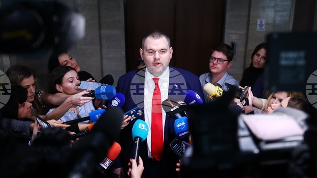 Никой няма да вземе властта през улицата, заяви лидерът на "ДПС – Ново начало" Делян Пеевски