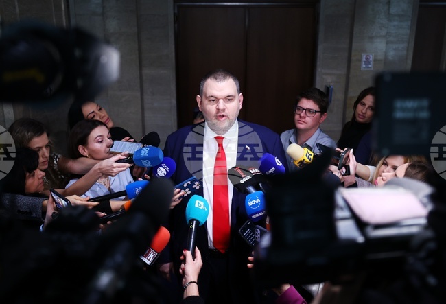 Оставката ми могат да искат само моите избиратели, каза лидерът на "ДПС – Ново начало" Делян Пеевски
