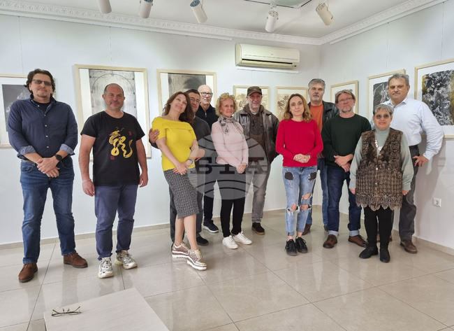 Графики на 13 български и италиански художници представя варненската галерия „Ларго“ в изложба „Полет“