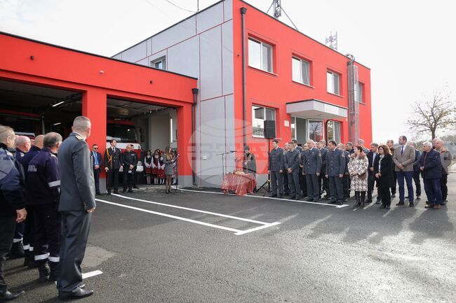 Откриха обновената сграда на противопожарната служба в Средец 
