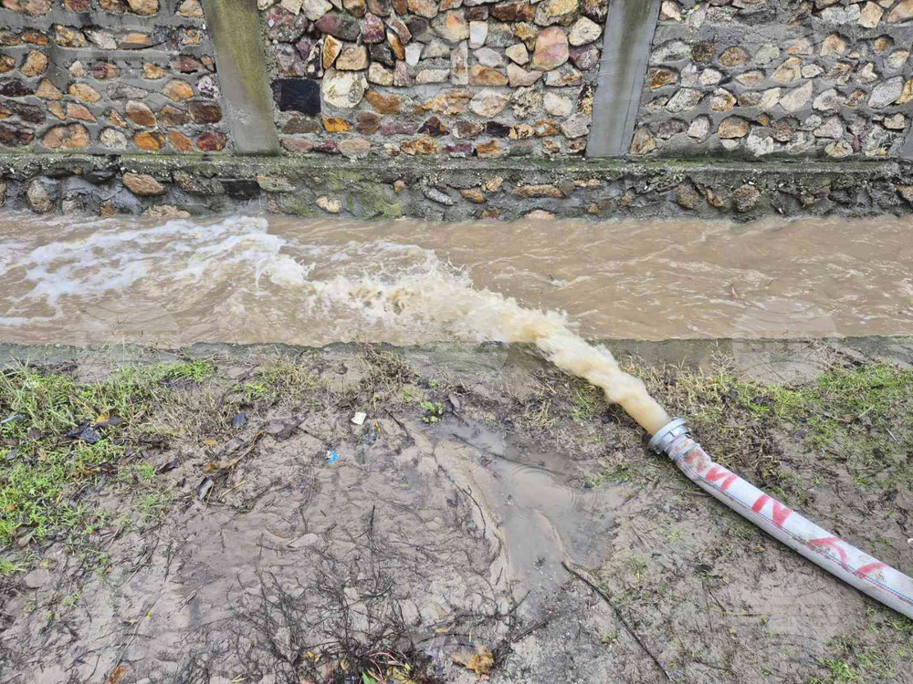 На този етап няма опасност от преливане на реките в област Благоевград, съобщиха от областната администрация