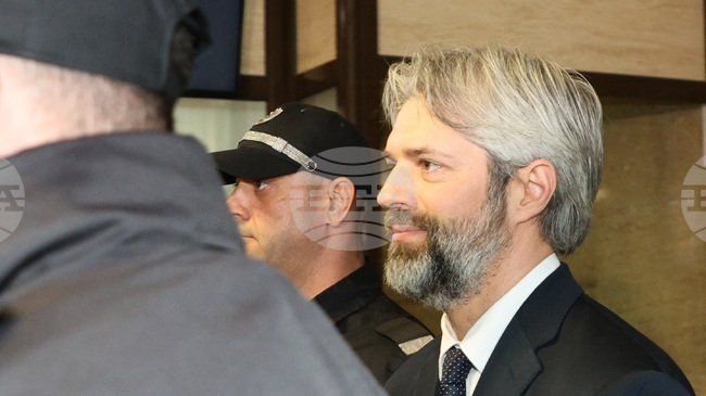 В Окръжния съд във Варна се гледа мярката на задържания кмет на града Благомир Коцев