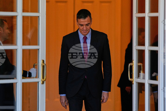 Управляващите социалисти в Испания са под натиск заради растящи скандали