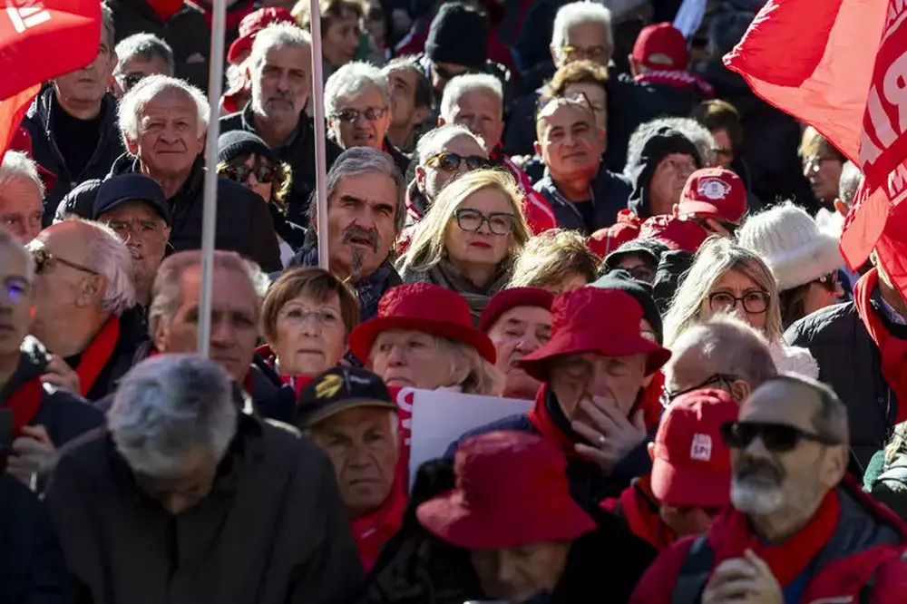 АНСА: Пенсионната възраст в Италия ще се повиши до 70 или повече години, сочи доклад на ОИСР 