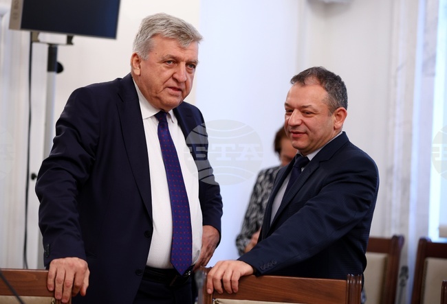 Към 24 ноември са приключени 37 процедури по Програма „Околна среда 2021-2027“, каза министър Манол Генов