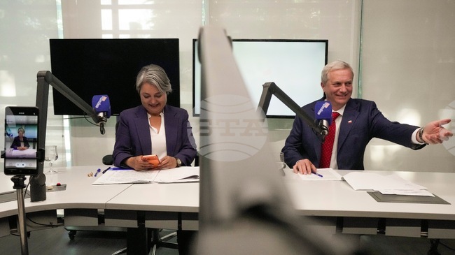 АФП: Президентската надпревара в Чили между Хара и Каст е избор между две визии за правата на жените и обществото като цяло