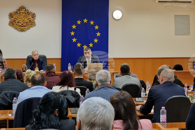 Общинските съветници в Пазарджик приеха проектно предложение за подкрепа за ученици с таланти