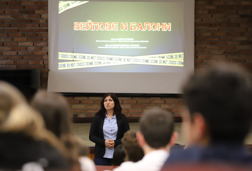 Медици от ВМА разговаряха с хиляди ученици за вредата от наркотиците