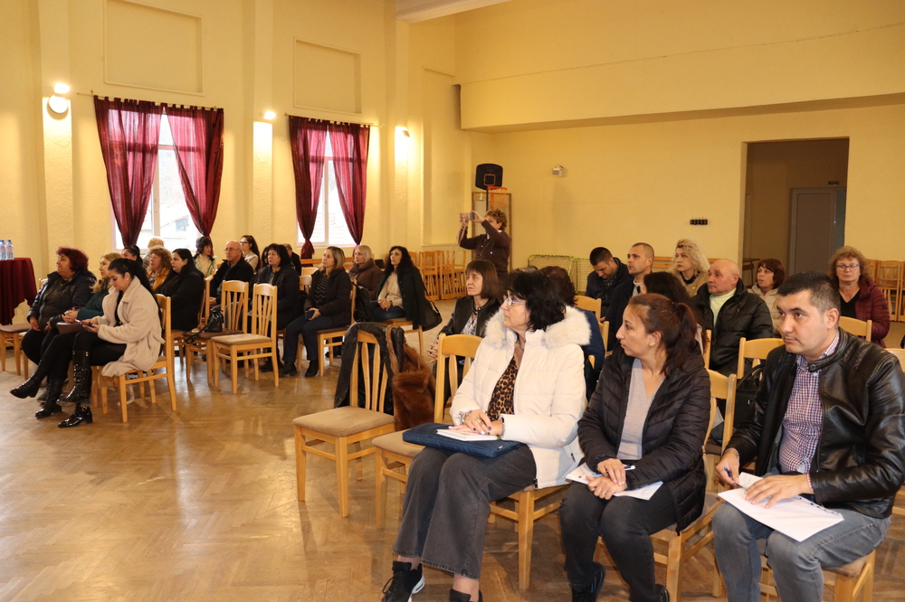 Втора среща по проект „Пълен обхват: от 4 до 16-годишна възраст“ събра педагози, медиатори и експерти от Търговище, Омуртаг и Антоново