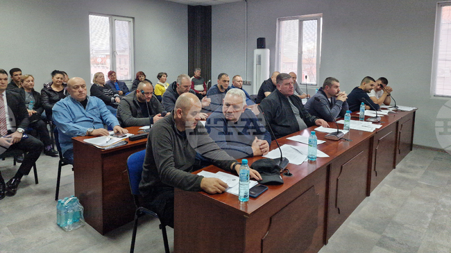 Съветниците в Омуртаг допълниха общинската транспортна схема с вътрешноградски линии