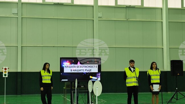 Интерактивен тренинг по безопасност на движението "Нашата безопасност е в нашите ръце" се състоя в Шумен