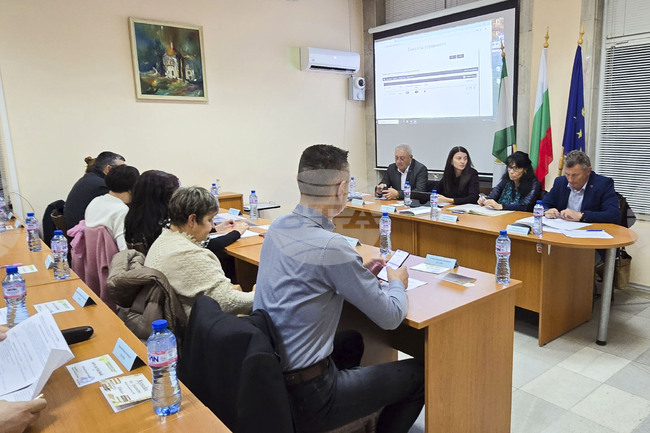 Община Бяла Слатина предоставя автобус на Общностен център за деца и семейства след решение на Общинския съвет 