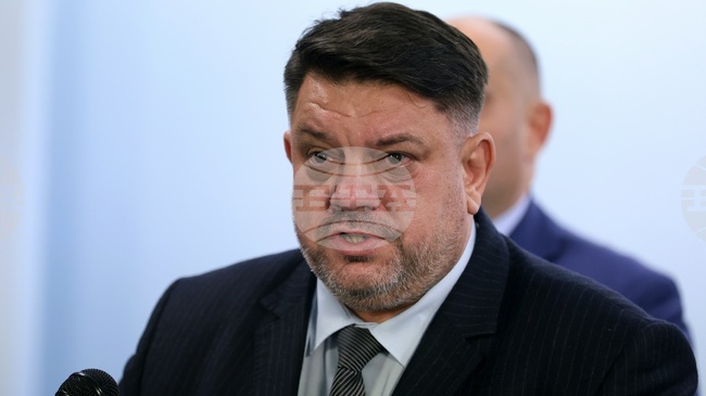 Бърз конгрес ще разпилее силите на БСП, заяви Атанас Зафиров