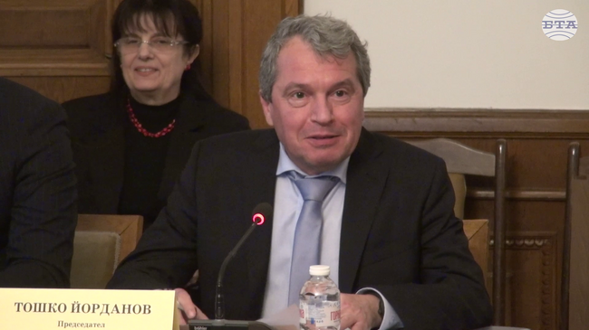 Поради доказани професионални качества и безспорен обществен авторитет предлагаме Кирил Вълчев отново да бъде издигнат за генерален директор на БТА, каза Тошко Йорданов