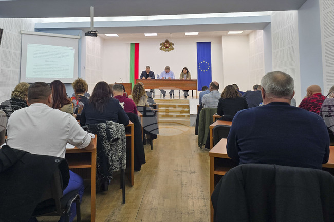 Представителите на „Има такъв народ“ в Общинския съвет в Свищов ще продължат да изпълняват задълженията си като независими общински съветници