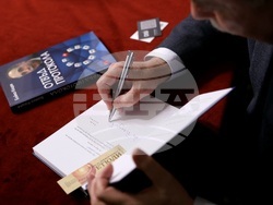 „Отвъд протокола“ - книга - представяне