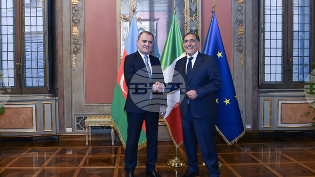 АЗЕРТАДЖ: Външният министър на Азербайджан се срещна с председателя на италианския Сенат