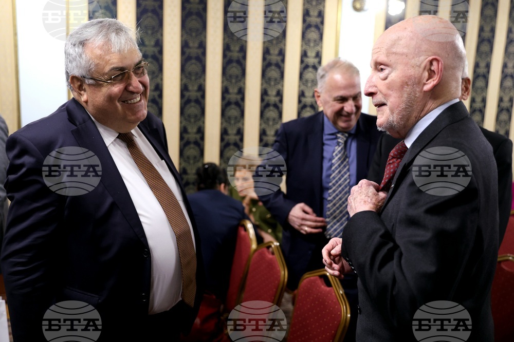 „Отвъд протокола“ - книга - представяне